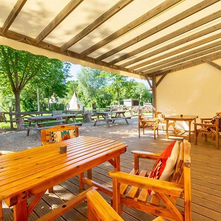 布吕隆 Les Tipis Du Bonheur De Vivre酒店 外观 照片
