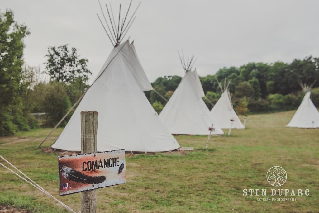 布吕隆 Les Tipis Du Bonheur De Vivre酒店 外观 照片