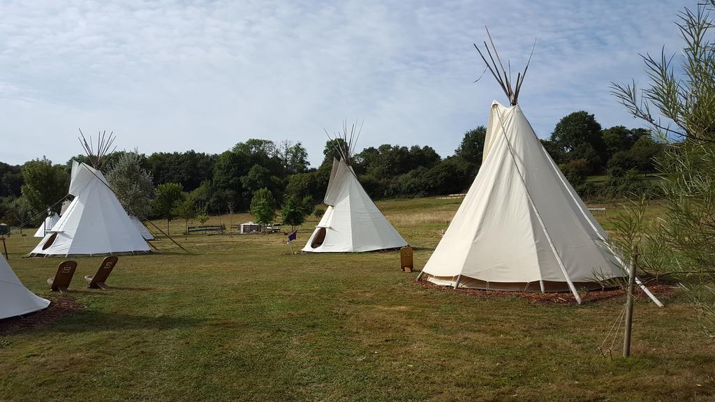 布吕隆 Les Tipis Du Bonheur De Vivre酒店 外观 照片