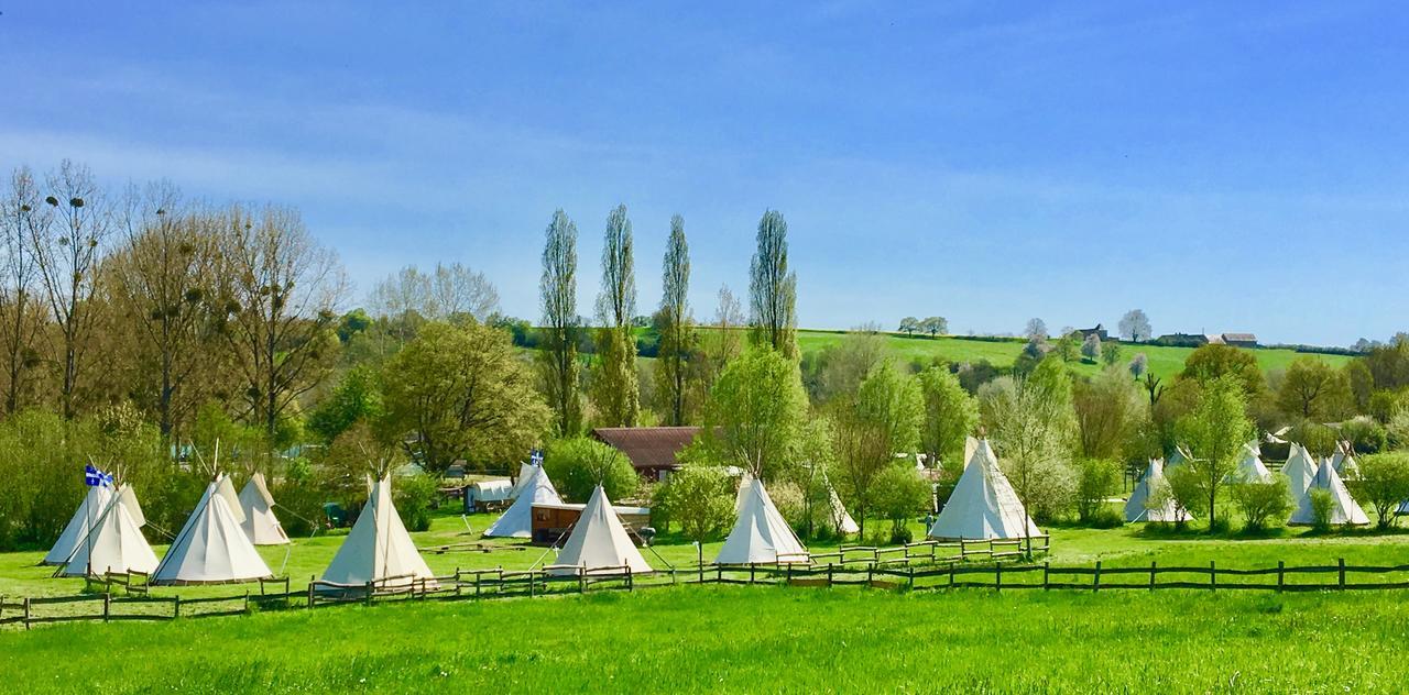 布吕隆 Les Tipis Du Bonheur De Vivre酒店 外观 照片
